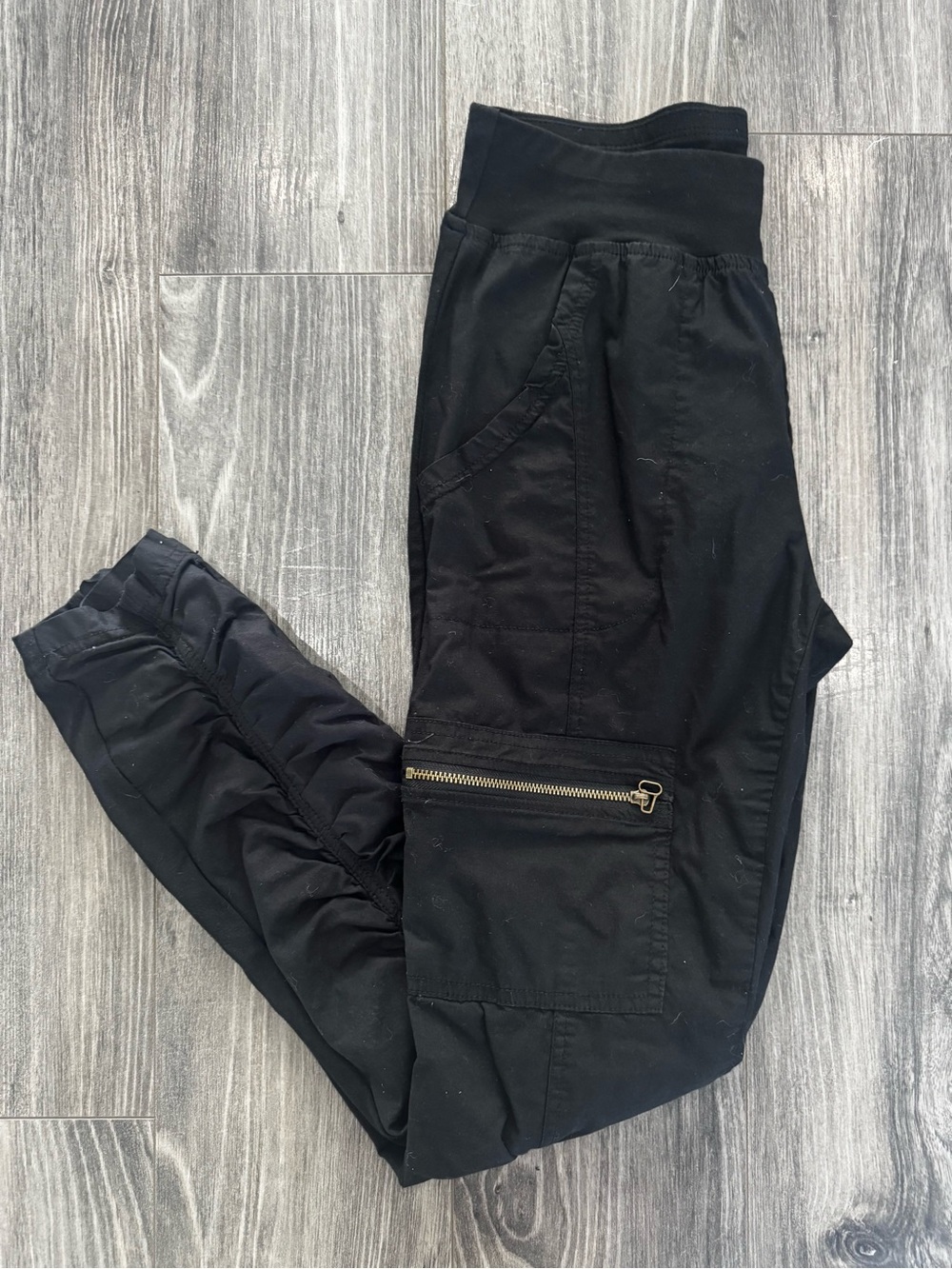 XCVI Women’s XS Black Cargo Pants Scrunch Ruched Leg Gold Zip Pocket Stretch